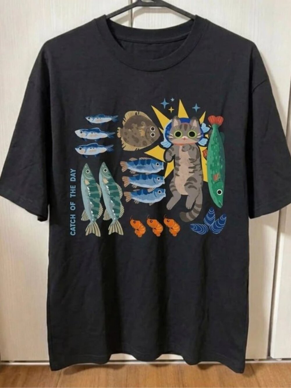 Unisex Funny Fish and Cat Graphic T-shirt, Black L